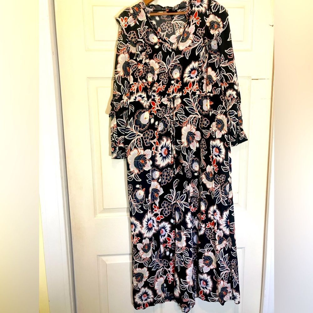 Who What Wear long sleeved, tiered dress, pockets, excellent condition, medium